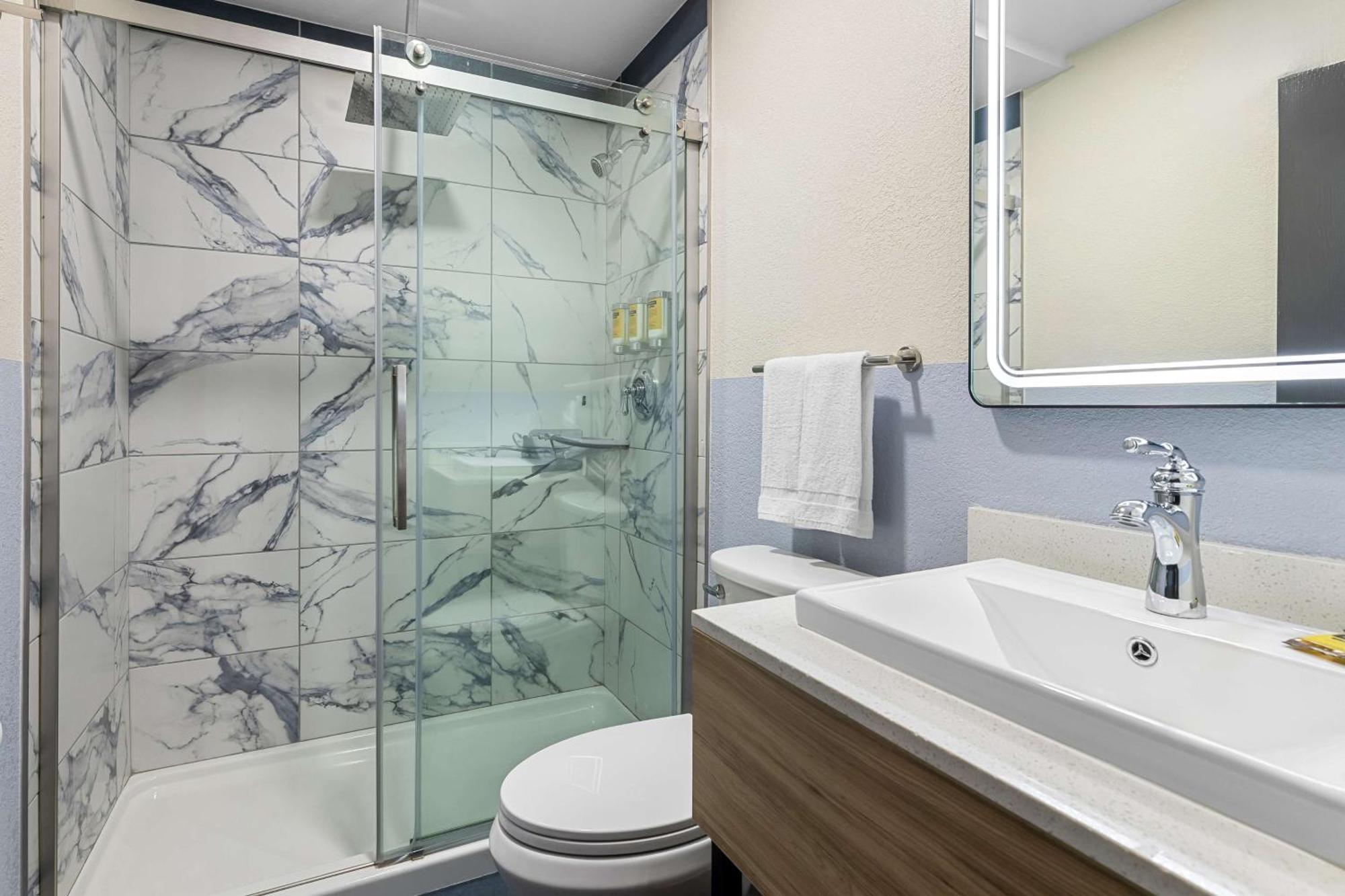 Best Western Buffalo Inn & Suites מראה חיצוני תמונה