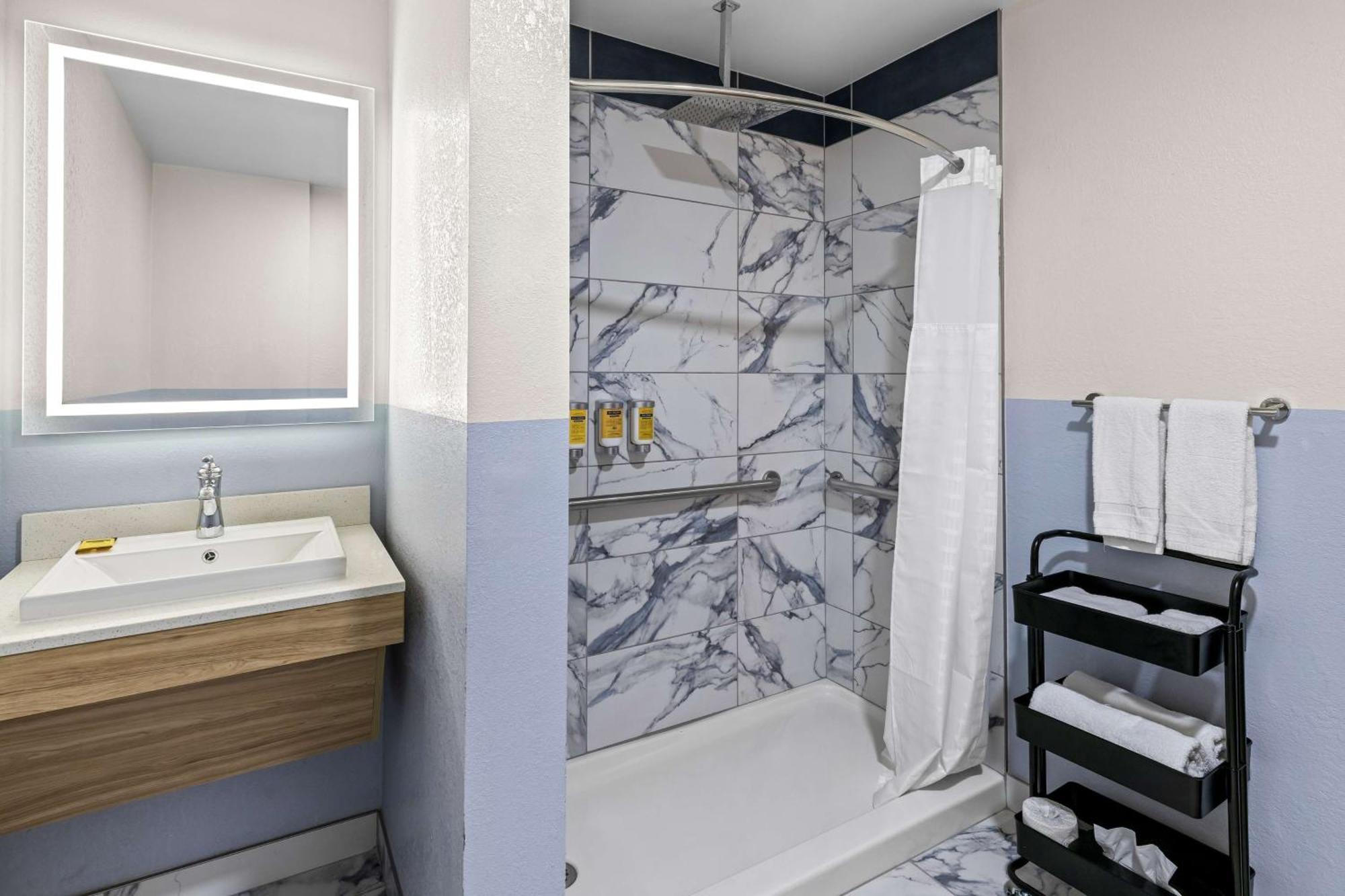 Best Western Buffalo Inn & Suites מראה חיצוני תמונה